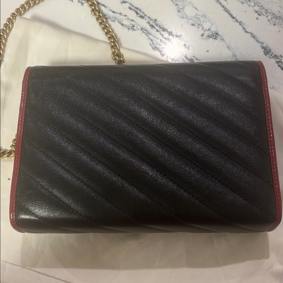 Gucci Black and Red Quilted Crossbody Bag - Picture 3 of 10